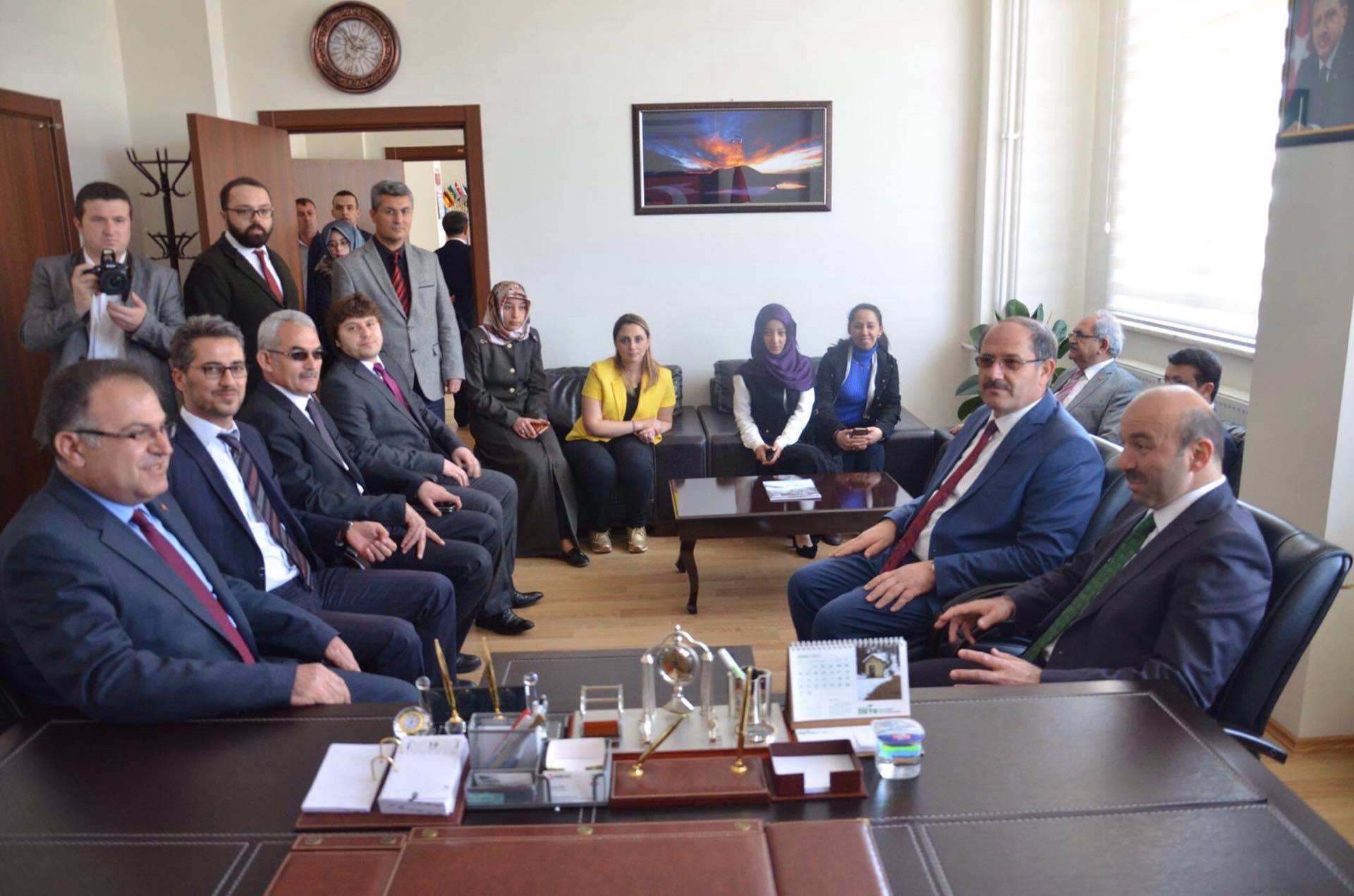 Harun Tüfekçi öğrencilerle buluştu