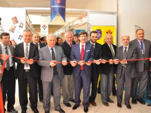 Lise öğrencilerini araştırma projeleri NEÜ’de sergileniyor