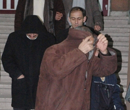 Şüphelilerin büyük kısmı eğitimsiz