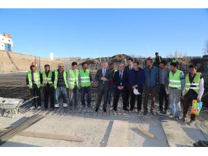 Sivas Valisi Gül yeni kültür merkezindeki çalışmaları inceledi