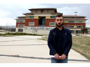 Fettullah İsmini, Emirhan olarak değiştirdi