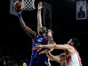 Anadolu Efes, 16 sezonluk hasreti bitiremedi