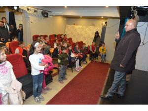 Çocuklar tiyatro ile tanıştı