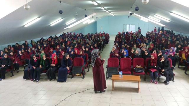ADRB’den "Tesettur Bilinci" Semineri