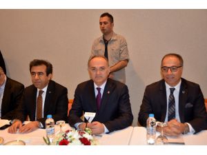 Bakan Özlü OSB başkanlarıyla bir araya geldi