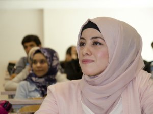 Suriyeli tıp öğrencisi kardeşler ülkelerindeki acılara "merhem" olmak istiyor