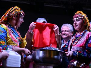 Bakan Kaya, vatandaşlarla bir araya geldi