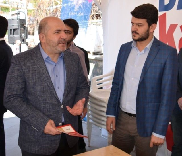 Mustafa Baloğlu 'Evet' Çadırlarını Gezdi