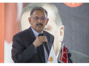 Çevre ve Şehircilik Bakanı Özhaseki, İzmir'de