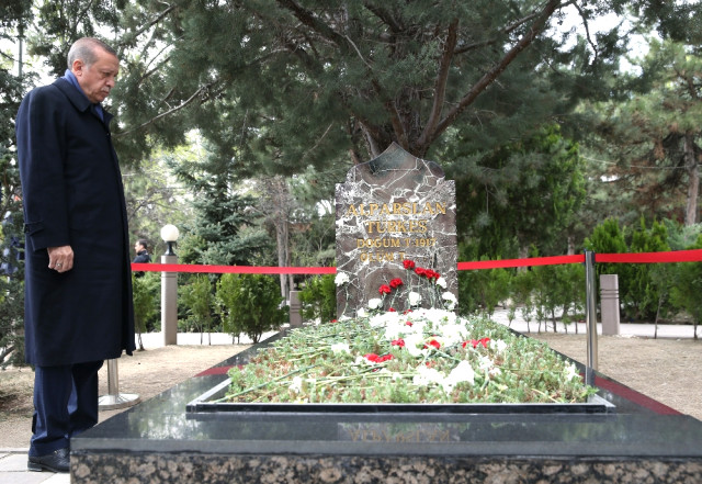Ülkücüler Mest Olacak! Erdoğan, Alparslan Türkeş'in Mezarını Ziyaret Etti