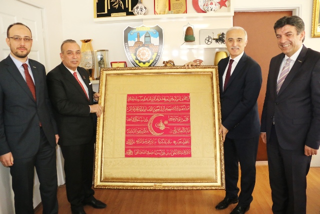 MÜSİAD Genel Başkanı Olpak'a Ahilik Sancağı