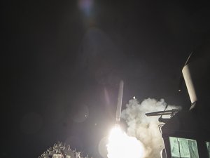 ABD'nin Suriye'de rejime ait hava üssünü vurmasının dünyadaki yankıları