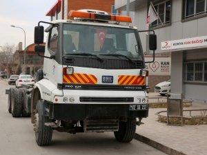 Selçuklu Belediyesinden Kızılay'a kan bağışı aracı