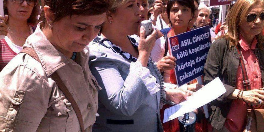 Eski CHP Kadın Kolları Genel Başkanı yeni anayasaya ’EVET’ dedi