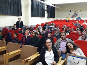 Velilere çocuklarda özgüven semineri