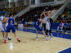 Selçuklu Efes'i salladı ama yıkamadı