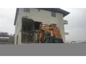 Lice'de terör örgütü PKK'nın sözde mahkemesi yıkıldı