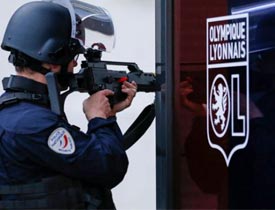 Fransızlardan skandal! 20 bin Türk'ü fişleyecekler