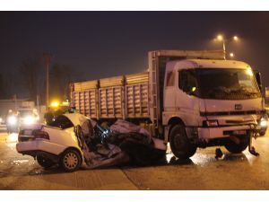 Bolu'da kamyon ile otomobil çarpıştı: 1 ölü