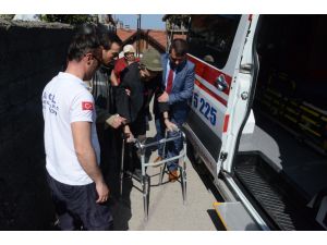 Yaşlılar "evden sandığa" hizmetinden memnun