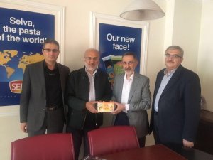 İnsan Hak ve Hürriyetleri İnsani Yardım Vakfı’ndan Selva Gıda’ya ziyaret