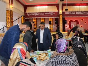 İlçe müftülüğünden şehit ailelerine yemek