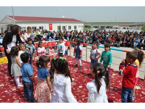 Suriyeli çocukların 23 Nisan coşkusu