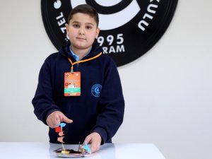 Küçük mucitten yenilenebilir enerji ile çalışan gemi