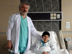 Kalp damarında yırtık olan hastalar yeniden hayata tutundu