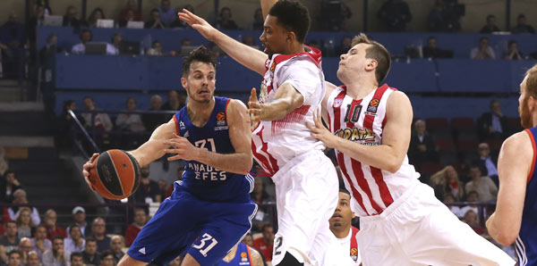 Anadolu Efes saha avantajını kaptı
