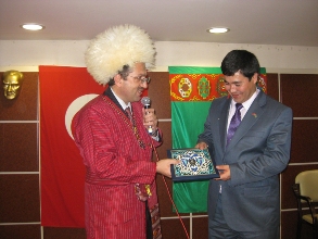 Türkmenistan Bayrak Bayramı kutlandı