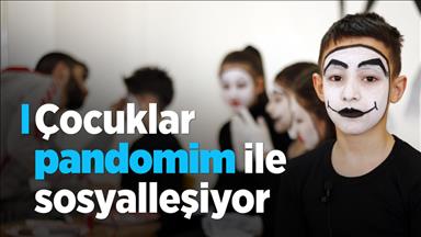 Çocuklar pandomim ile sosyalleşiyor  VİDEO HABER