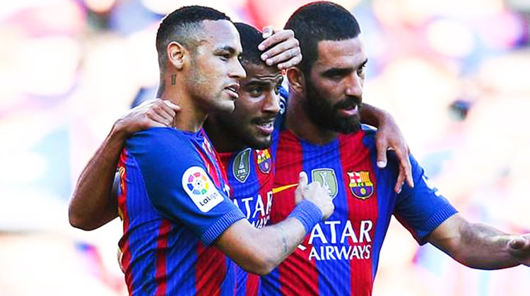 Hacamat yaptırdı! Sosyal medyada gündem oldu