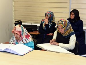 Görmeyen Gözler KOMEK’te Kur’an ile aydınlanıyor