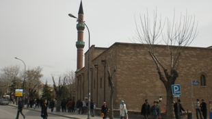 İplikçi Camii'nin minaresi kaçak!