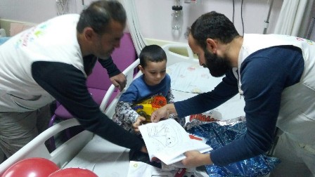 "Oyuncaksız çocuklar için" projesi ile sevindiriyorlar