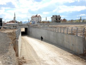 Hızlı Tren Hattına 4 adet araç alt geçidi yapılıyor