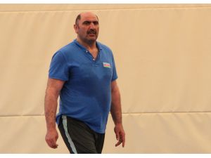 Azerbaycan Grekoromen Güreş Milli Takımı Türk antrenöre emanet