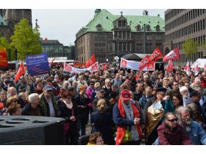 Dünyadaki 1 Mayıs kutlamaları