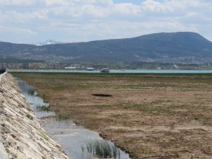 Yağışlar Beyşehir Gölü'nü doldurmadı