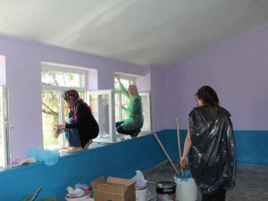 Üniversite öğrencileri okulu onardı
