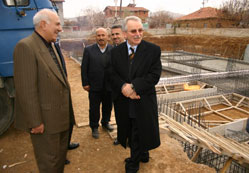 Vali Kayhan: 950 dersliğe ulaştık