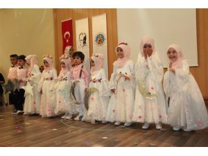 Kur'an kursunda mezuniyet töreni