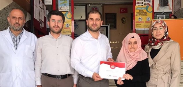 İMAM HATİPLİLER’DEN ÖRNEK DAVRANIŞ