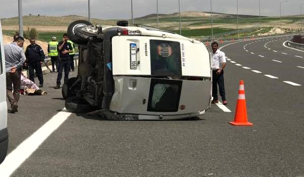 Konya'da Tarım işçilerini taşıyan minibüs devrildi: 13 yaralı