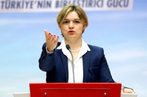 CHP'yi Sarsan İstifa! Parti Sözcüsü Selin Sayek Böke Parti Görevlerini Bıraktı