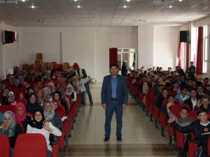 Acar, mesleki tecrübesini öğrencilerle paylaştı