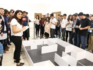 AYBÜ'de robot yarışması