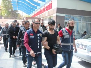 Konya'da internetten fuhuşa 4 gözaltı