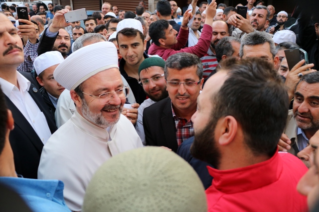 Görmez: Gençler 140 karakterli lüzumsuz ifadelerden uzak durun